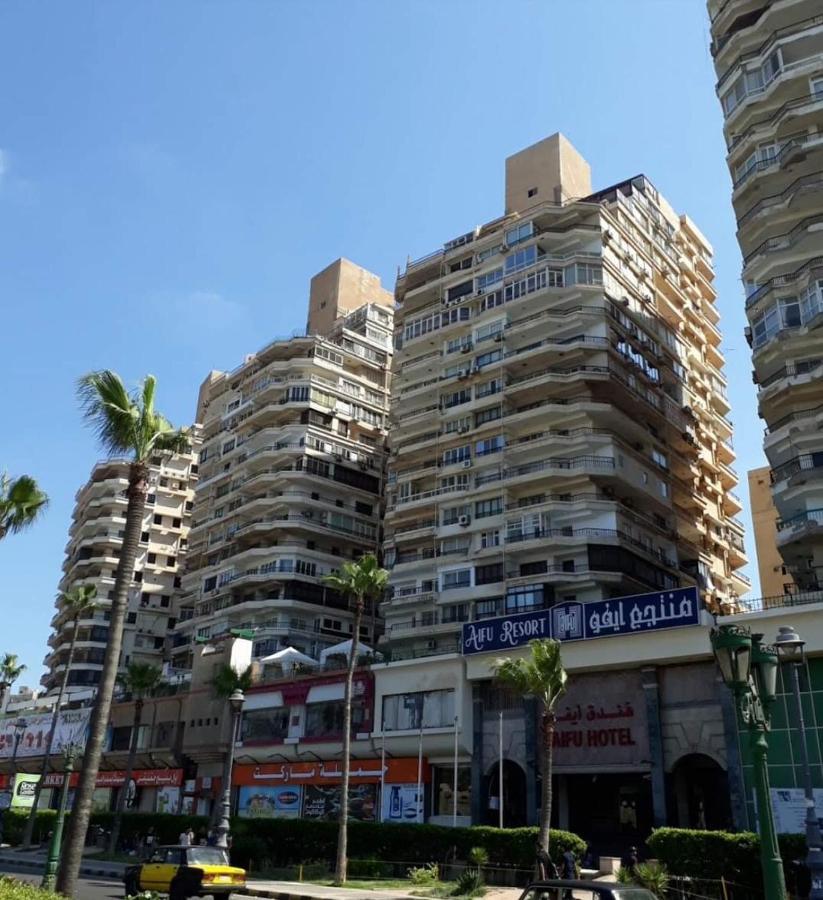 Sea & Garden View At Al-Muntazh Towers - إطلاله علي البحر و حدائق قصر المنتزه Daire İskenderiye Dış mekan fotoğraf